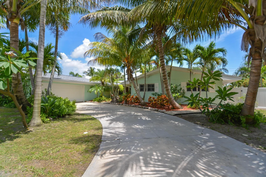Photo of 460 Oak Ridge Drive
