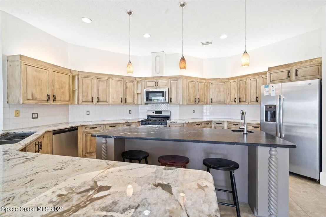 Photo of 680 Falcon Drive