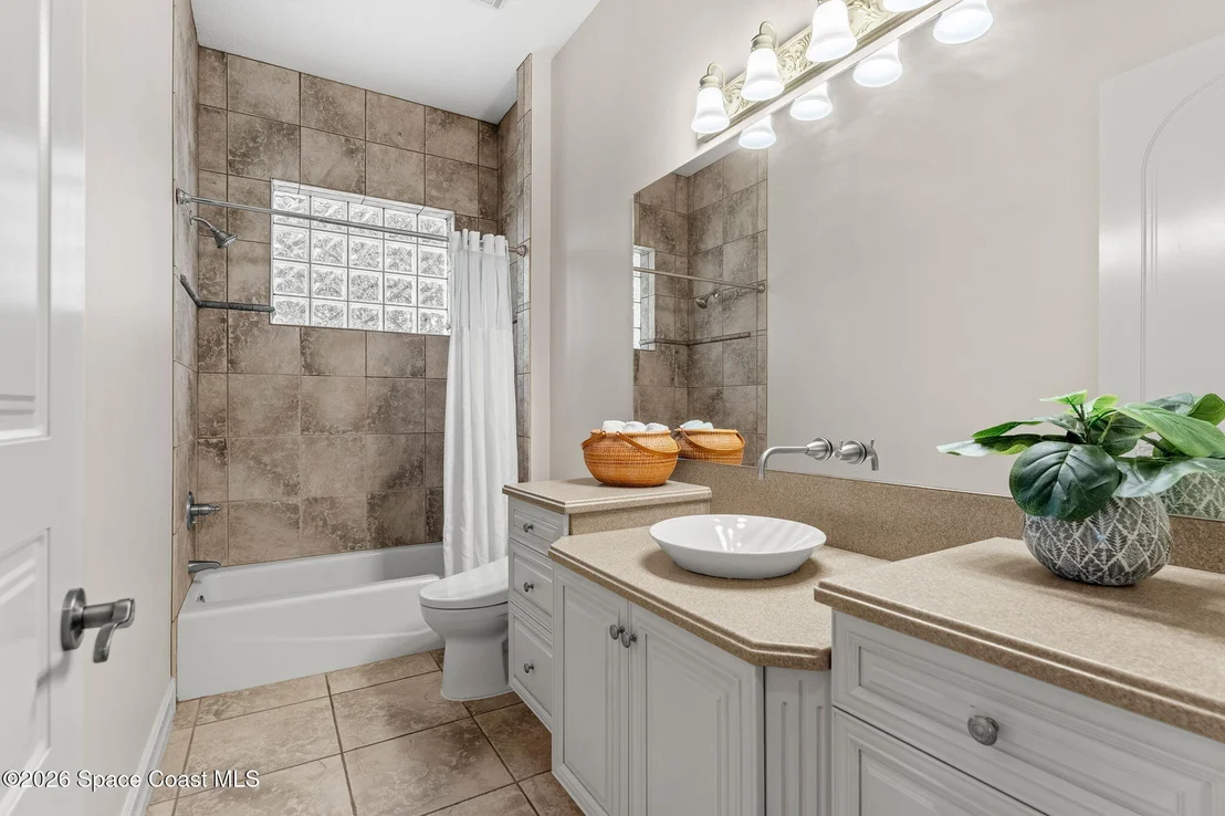 Photo of 804 Chatsworth Drive