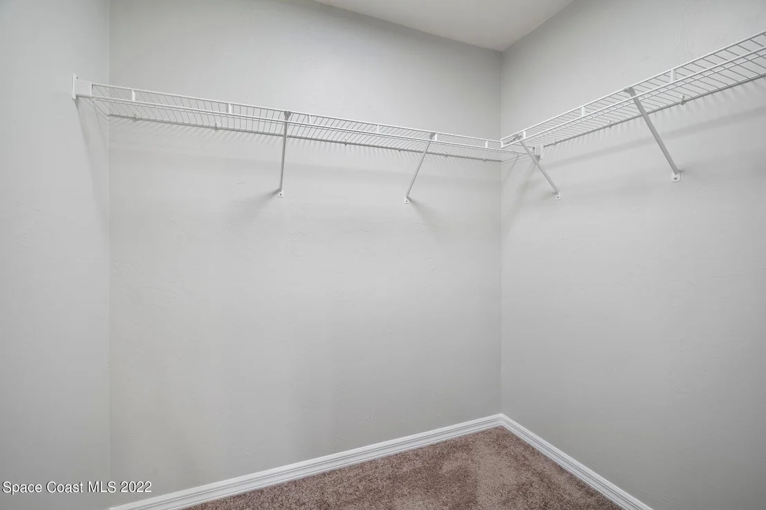 Photo of 1062 Summa Boulevard