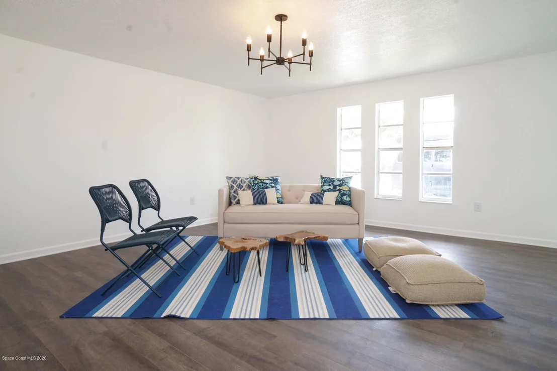 Photo of 948 Sable Lane