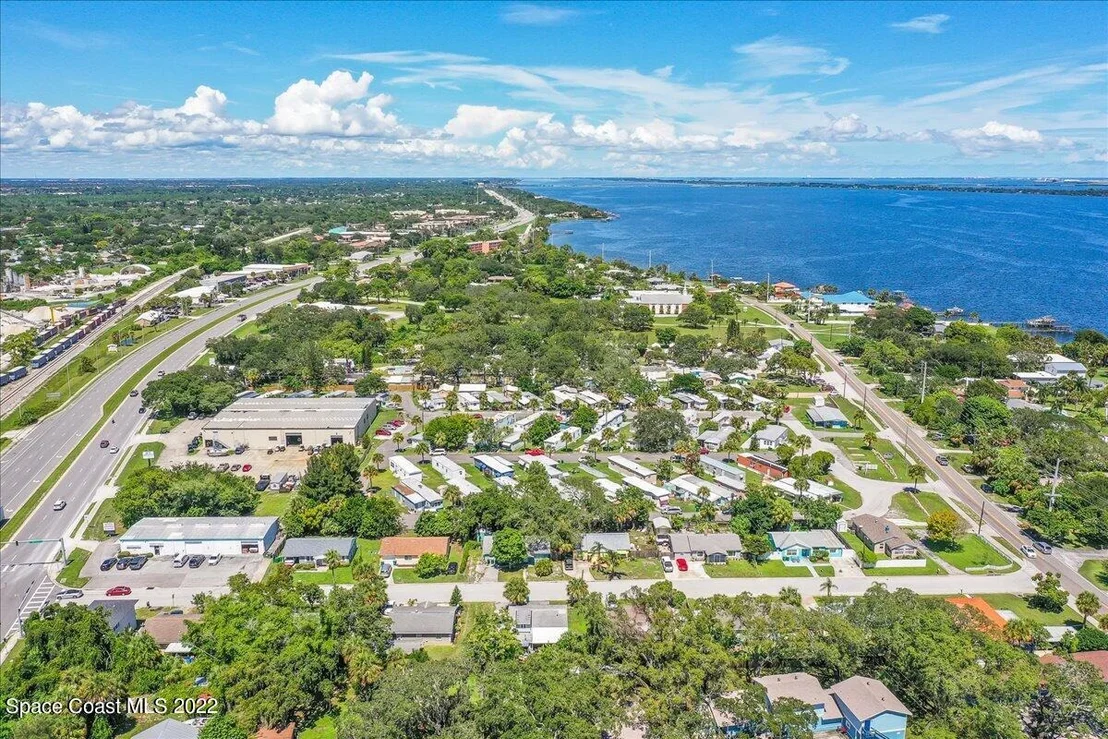 Photo of 1057 Riverdale Drive