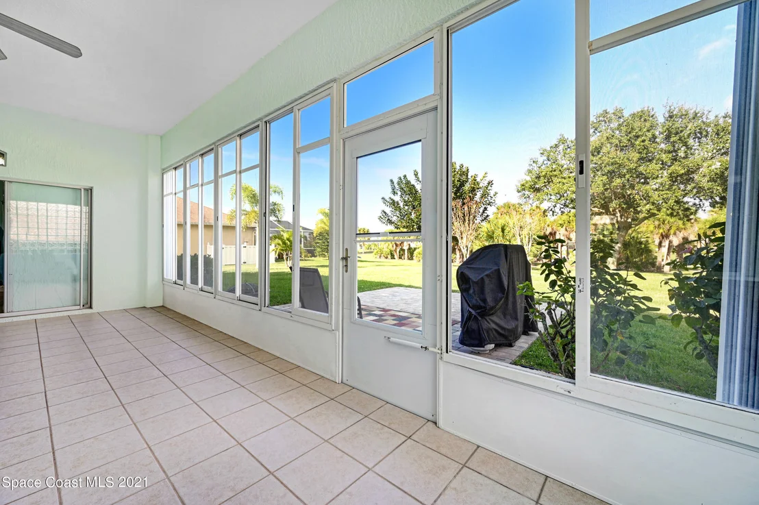 Photo of 2571 Canterbury Circle