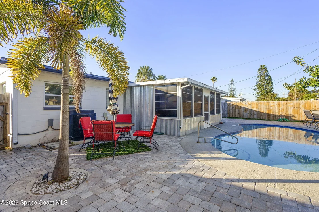 Photo of 727 Clarke Avenue