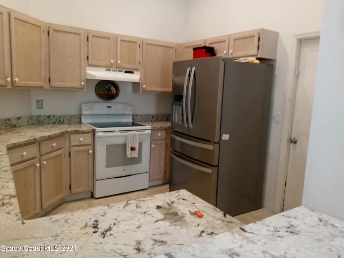 Photo of 798 Riviera Drive NE