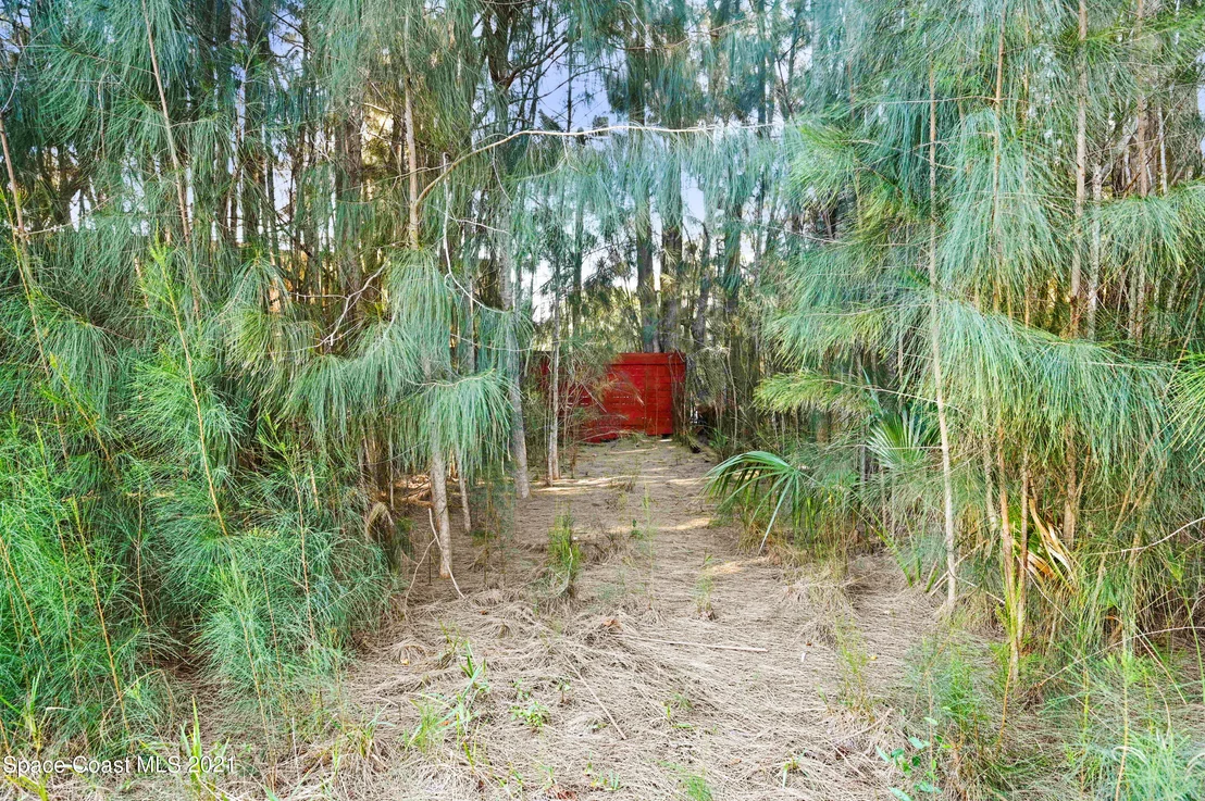Photo of 1997 Giroux Drive NE