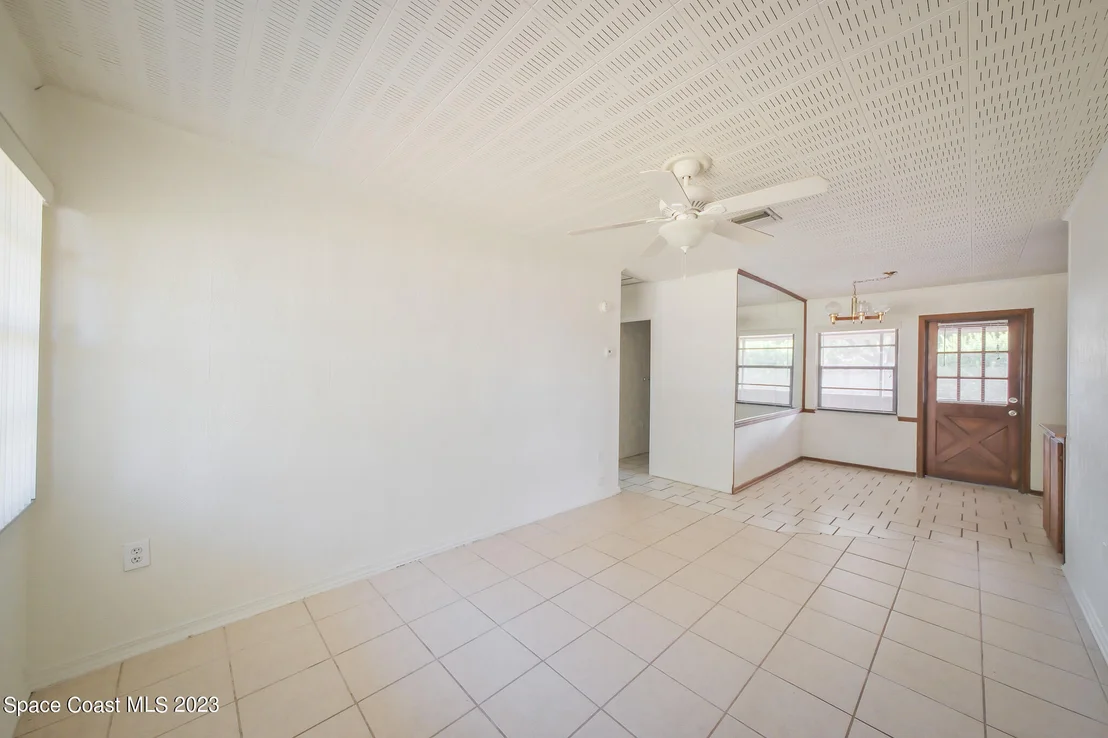 Photo of 1529 Mac Arthur Lane