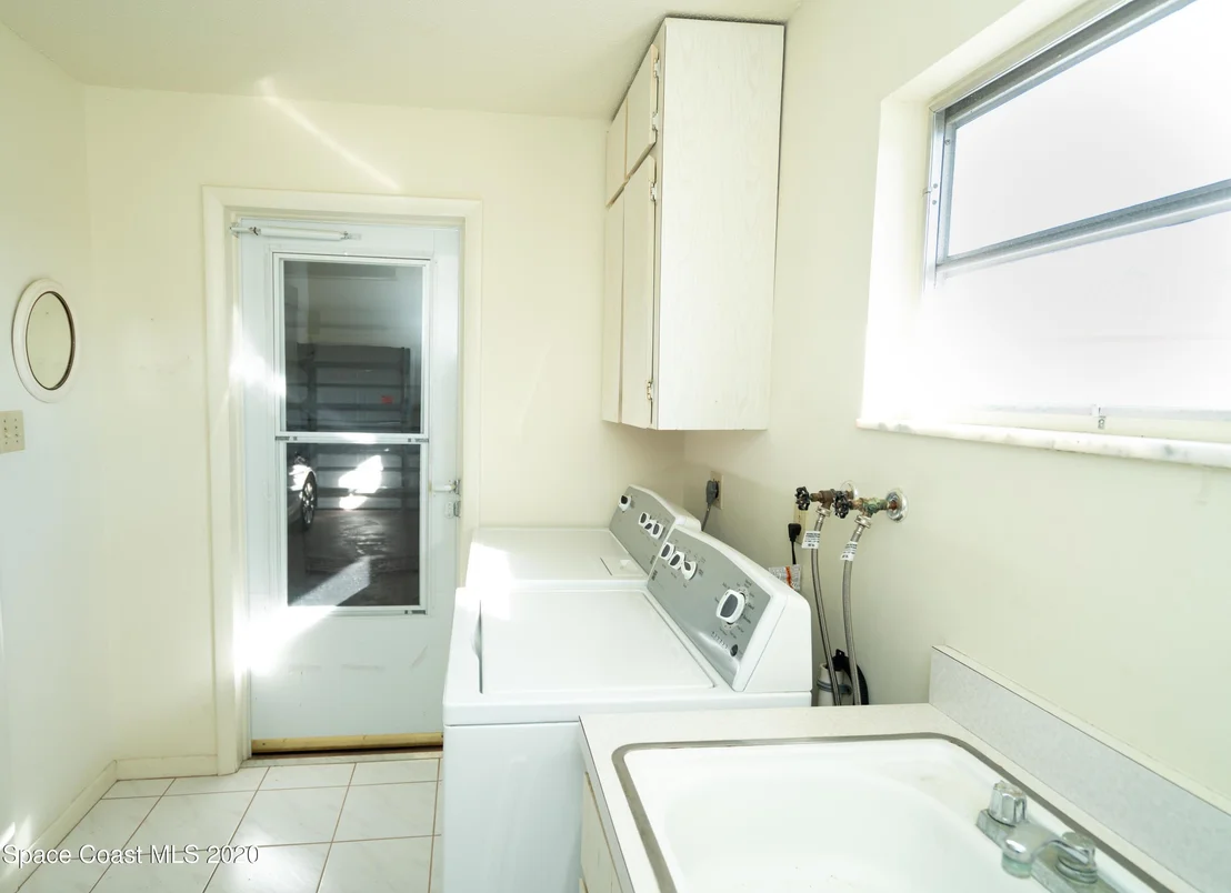 Photo of 452 Dorset Drive