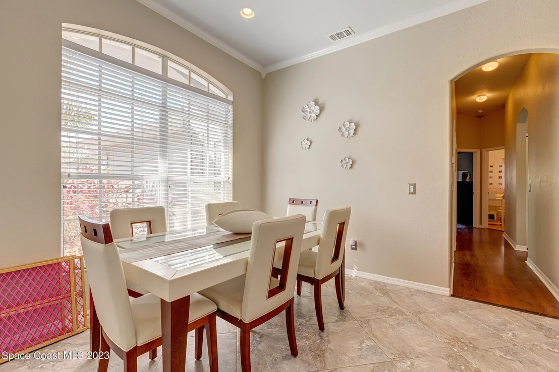 Photo of 832 Carriage Hill Road