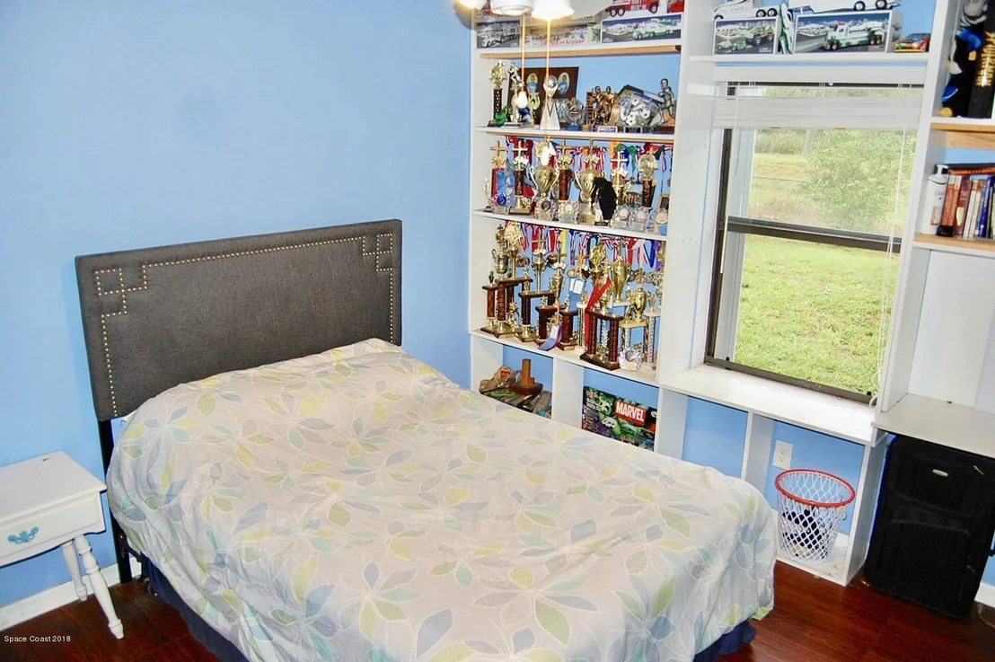 Photo of 1691 Adview Road SE