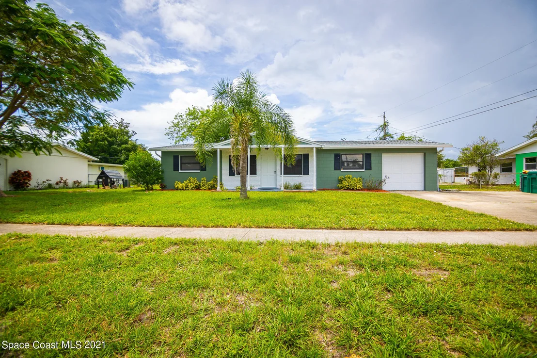 Photo of 2455 Lakeview Drive