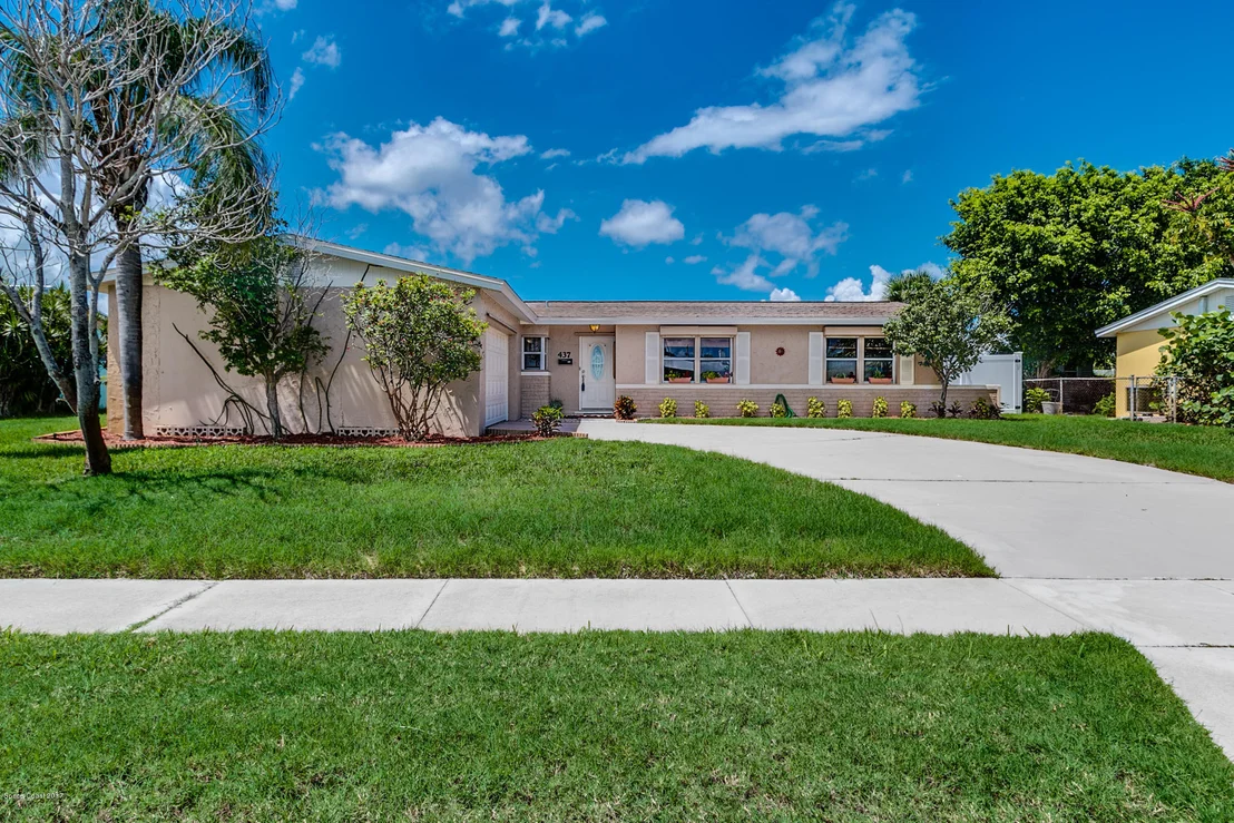 Photo of 437 Skylark Boulevard
