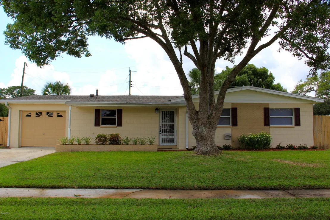 Photo of 1079 Madrid Road