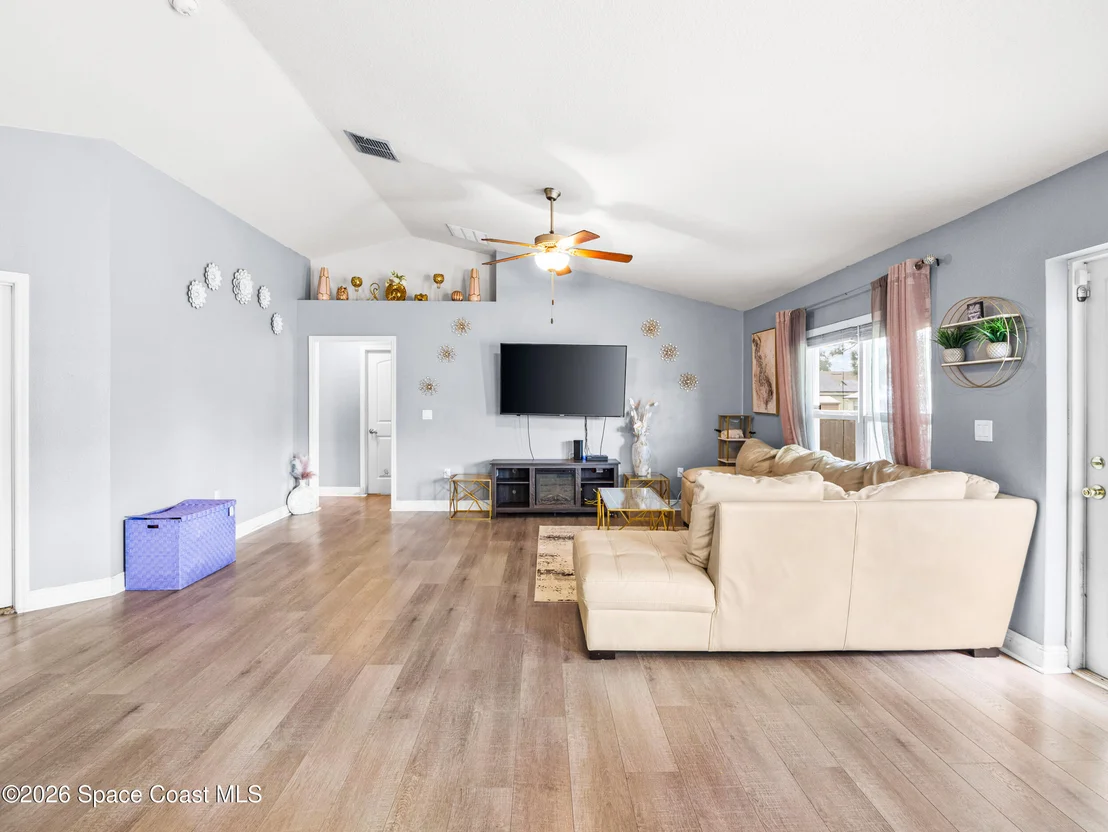 Photo of 256 Eckert Street SE