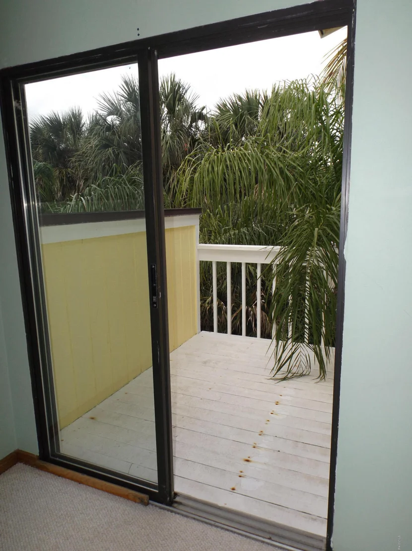 Photo of 6885 Angeles Road