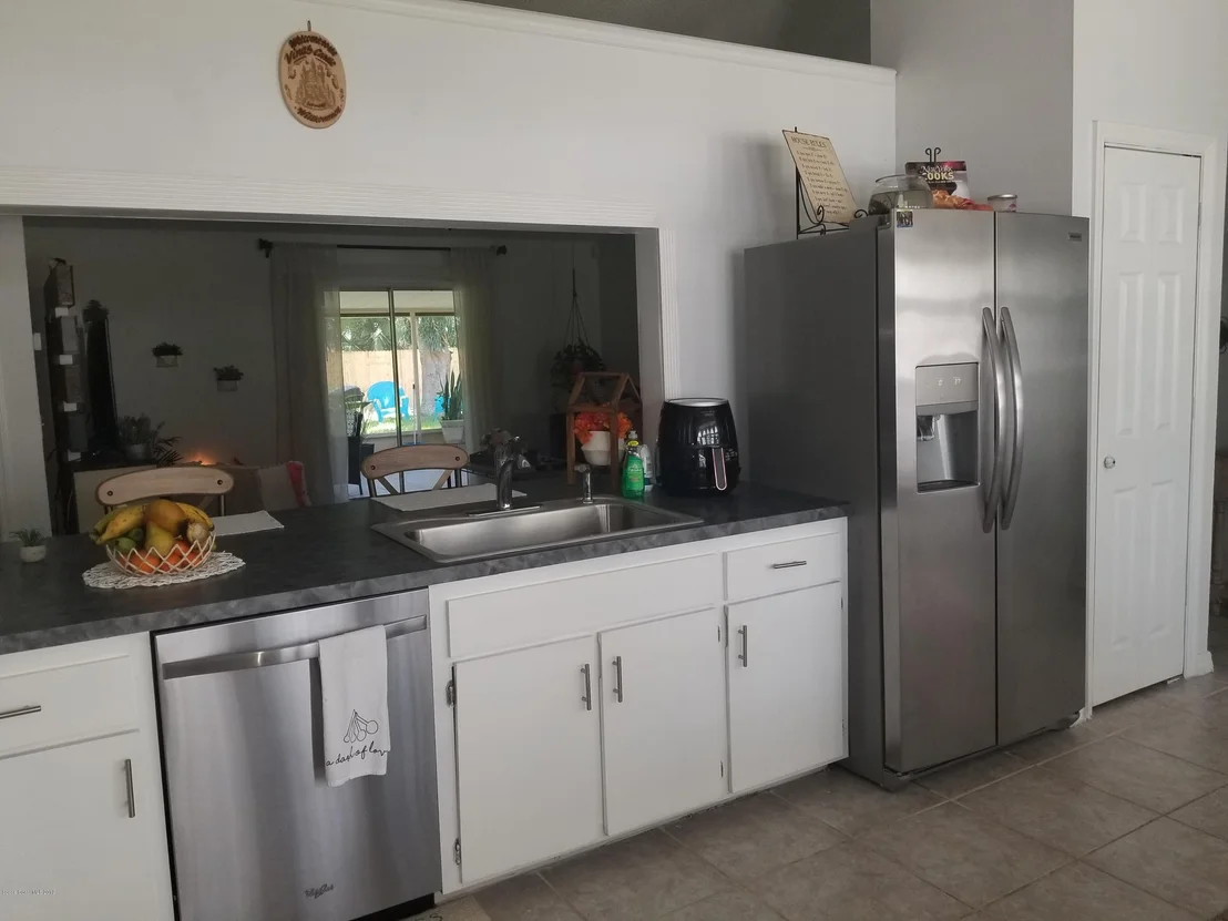Photo of 5095 Carter Street