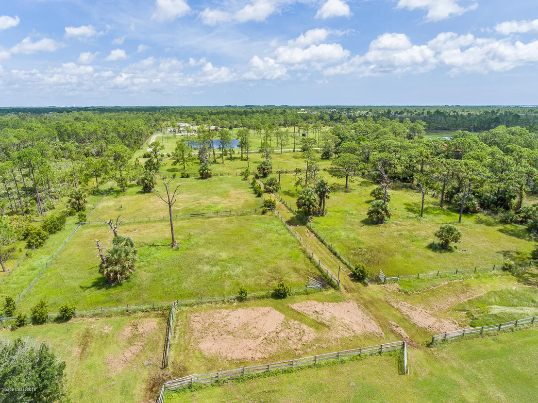 Photo of 2040 Benjamin Road