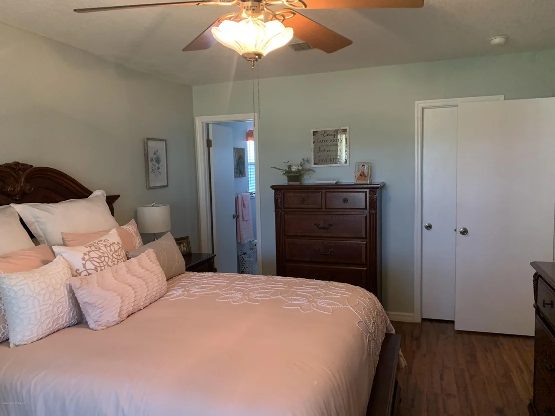 Photo of 5275 Devon Street