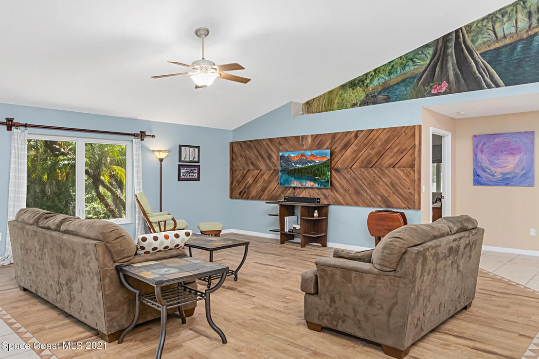 Photo of 915 Bryce Lane