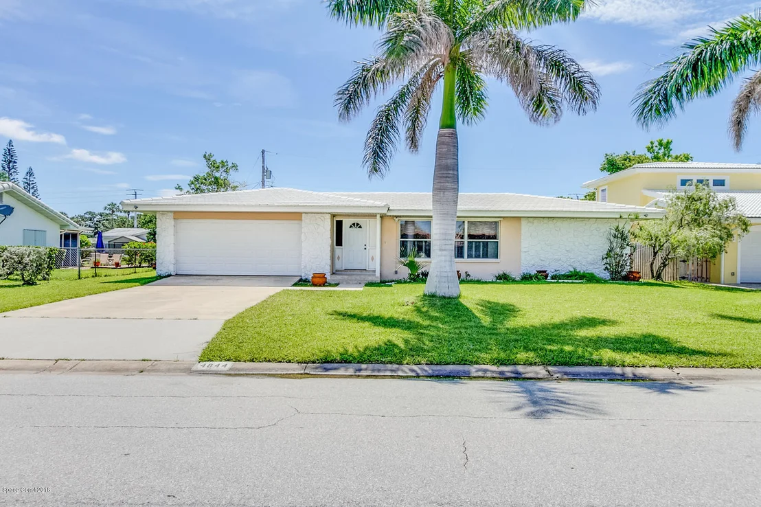 Photo of 4844 Fairview Drive