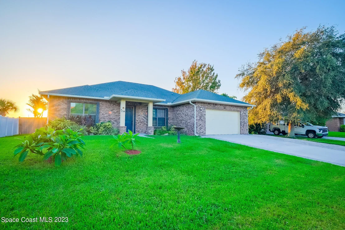 Photo of 109 Palm Circle