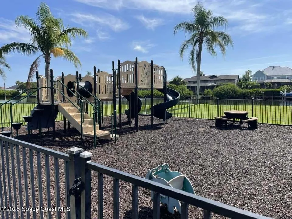 Photo of 484 Lanternback Island Drive