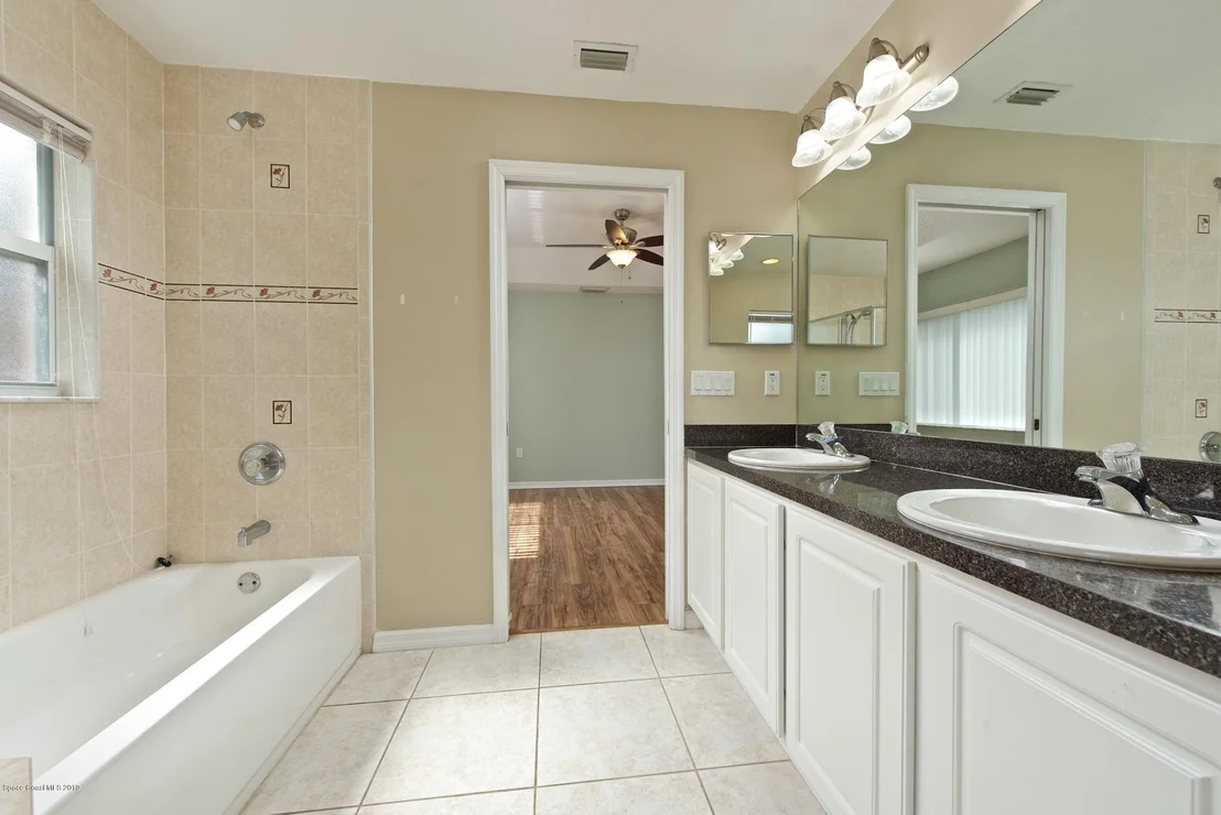 Photo of 1768 Palm Ridge Road