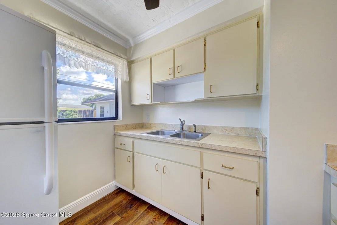 Photo of 990 Hibiscus Street
