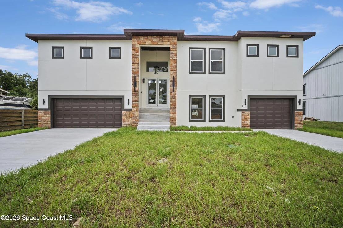 Photo of 1121 River Drive NE