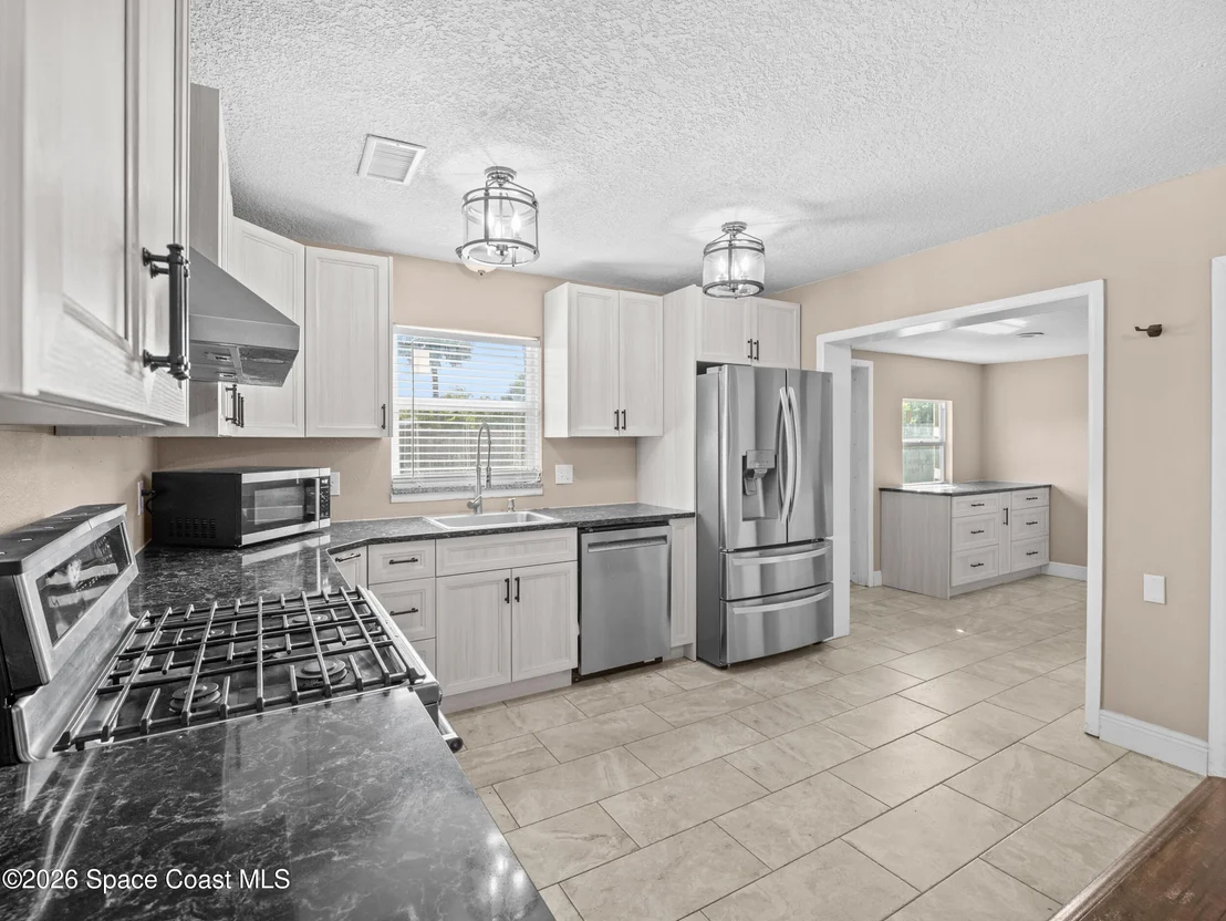 Photo of 956 Beechfern Lane