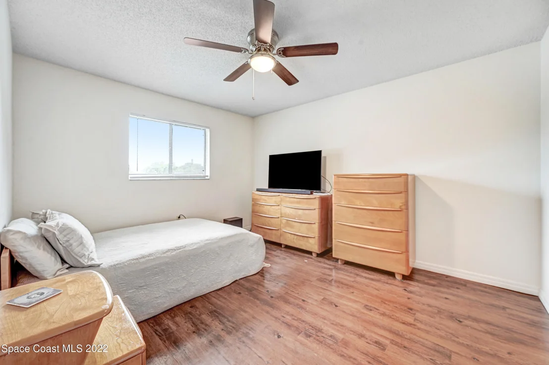 Photo of Unit 207 at 1720 Murrell Road