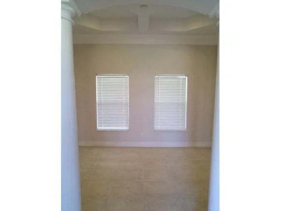 Photo of 1475 SE Damon