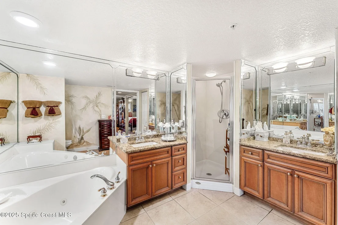 Photo of Unit 301 at 100 Riverside Drive