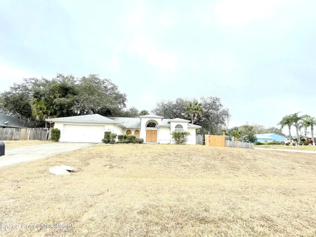Photo of 1200 Buffing Circle SE