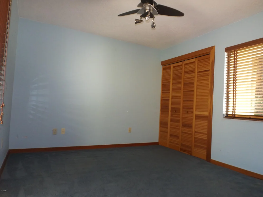 Photo of 6885 Angeles Road