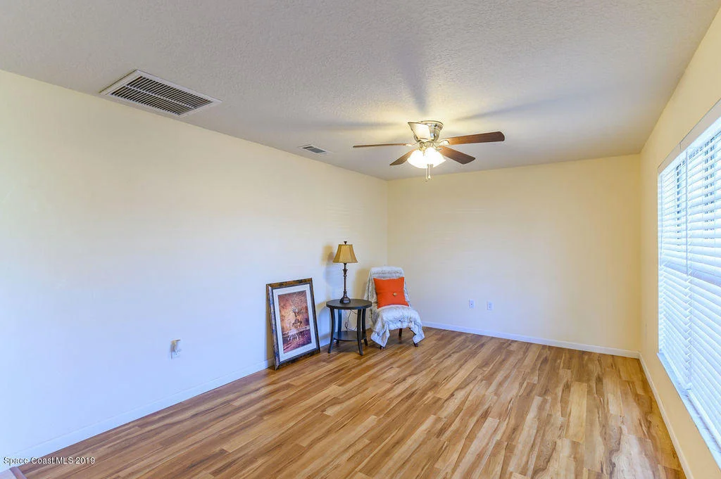 Photo of 4595 Robert Street