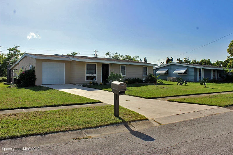 Photo of 812 Badger Drive NE