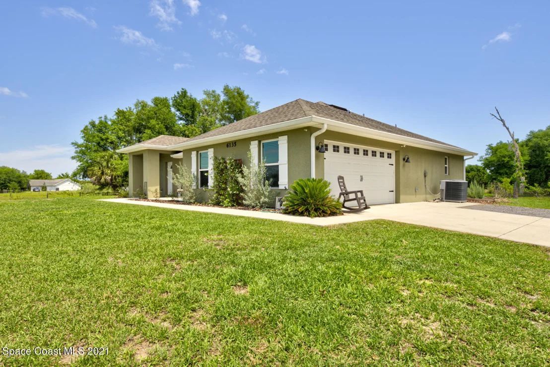 Photo of 6135 Dixie Way