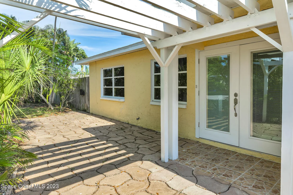 Photo of 325 Cinnamon Drive