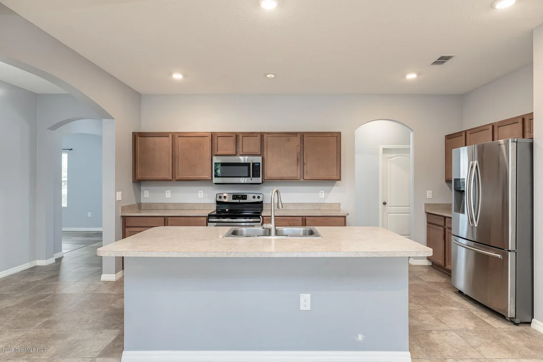 Photo of 1102 Morgan Circle NE