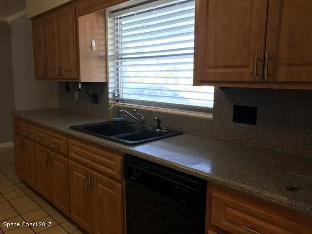 Photo of 625 N Robert Way N