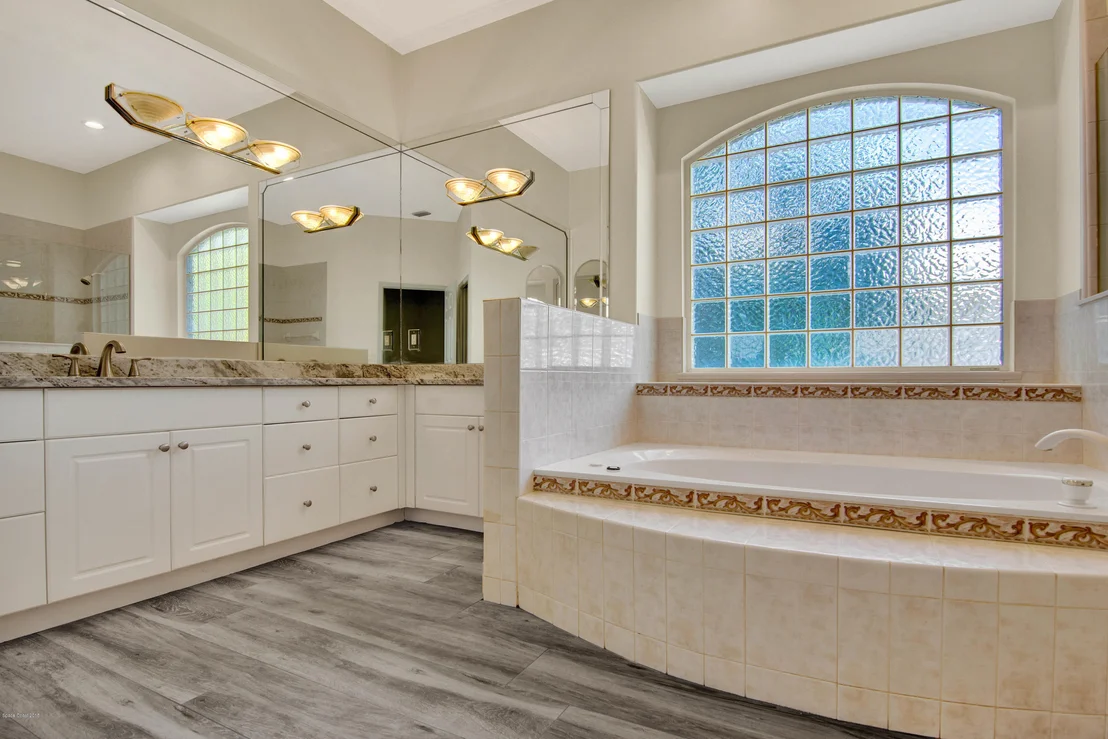 Photo of 142 Hidden Cove Drive