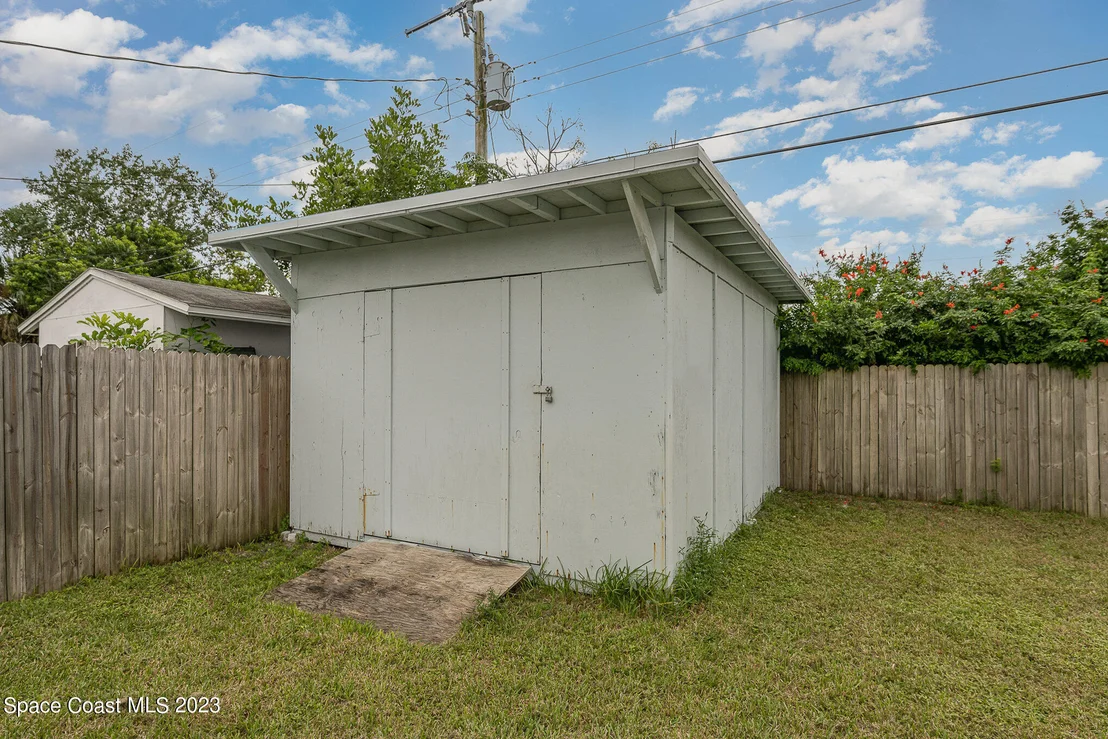 Photo of 2477 Burns Avenue