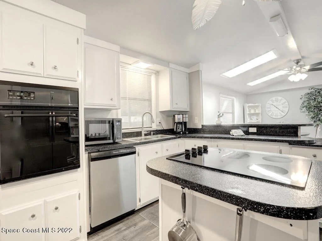 Photo of 7560 Blackhawk Road
