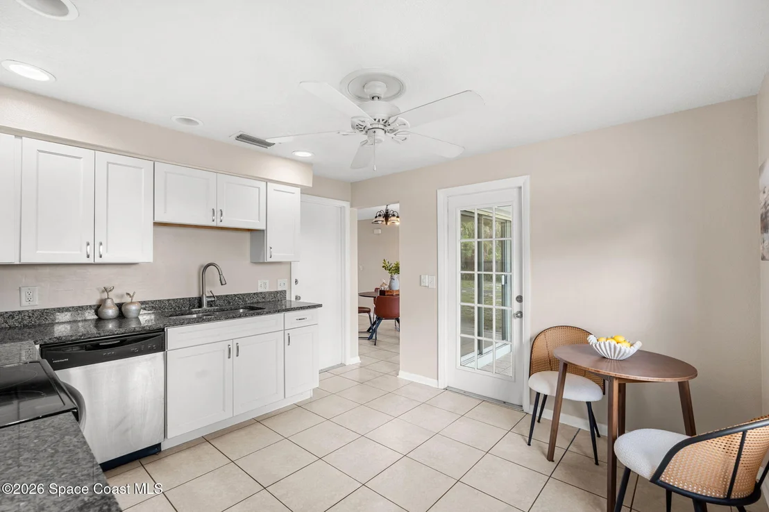 Photo of 696 Van Buren Street