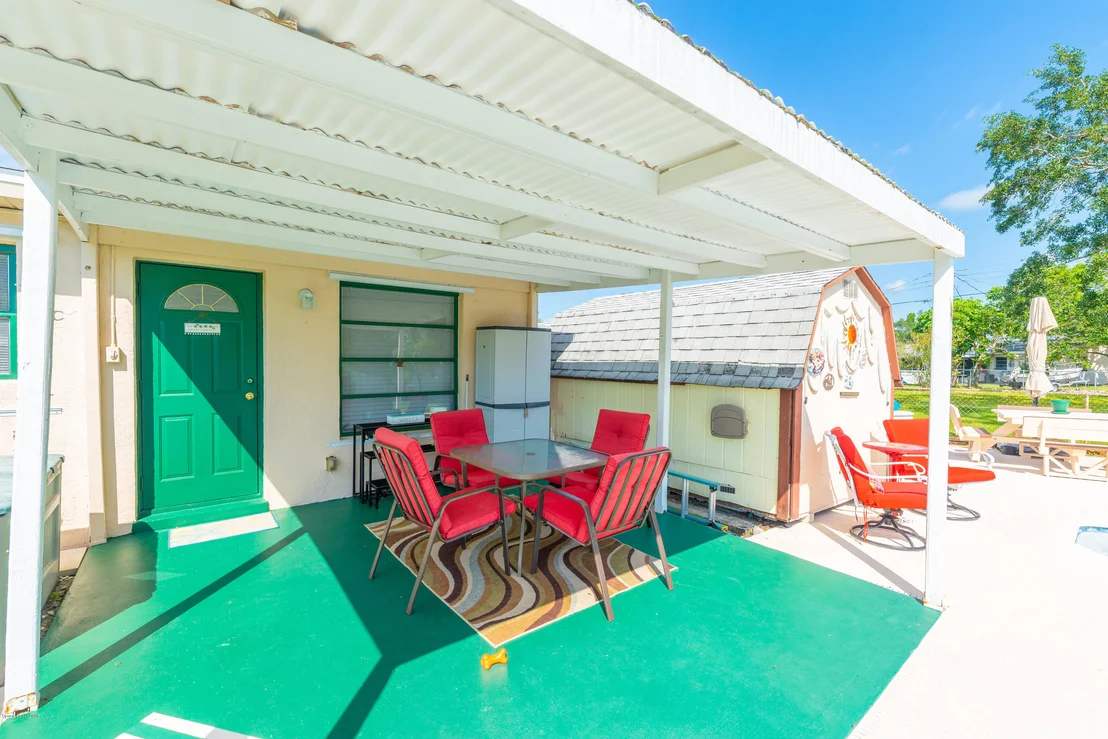 Photo of 647 Ford Circle E