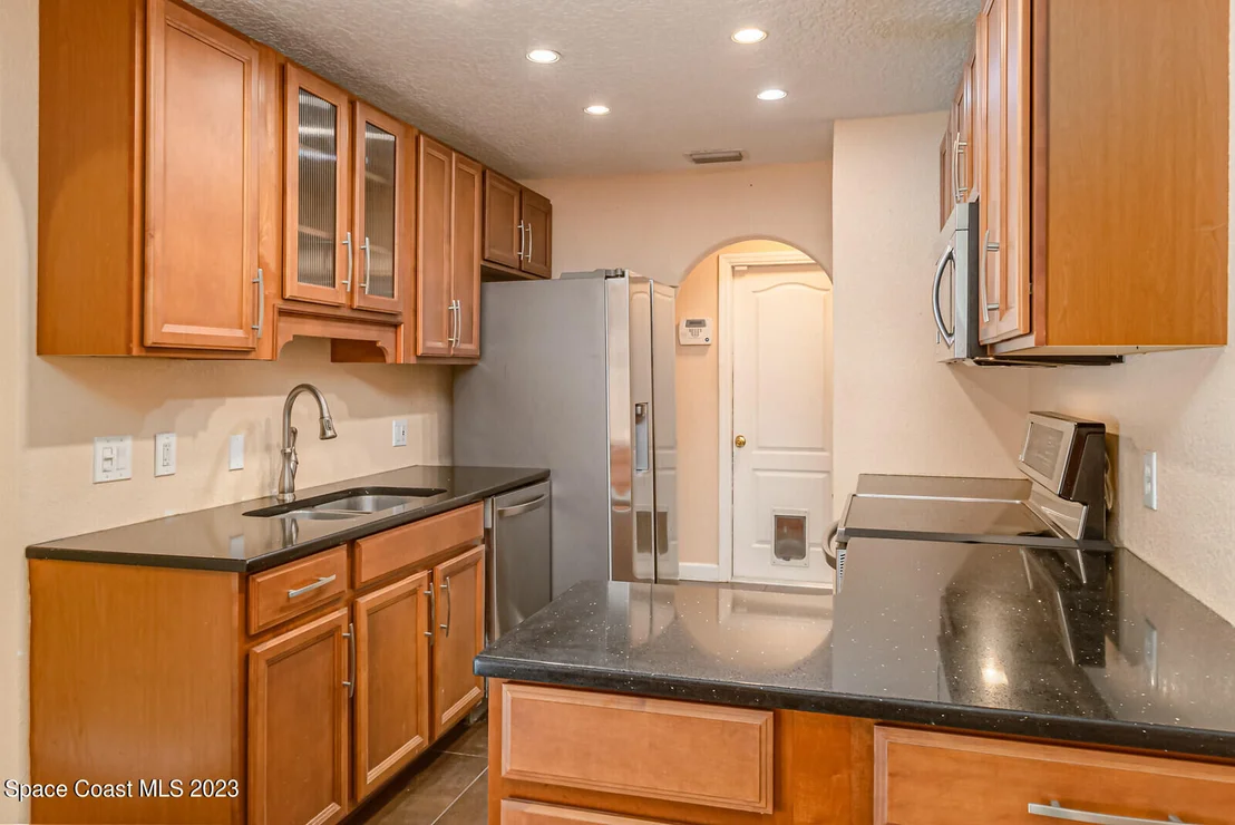 Photo of 2567 Wright Avenue