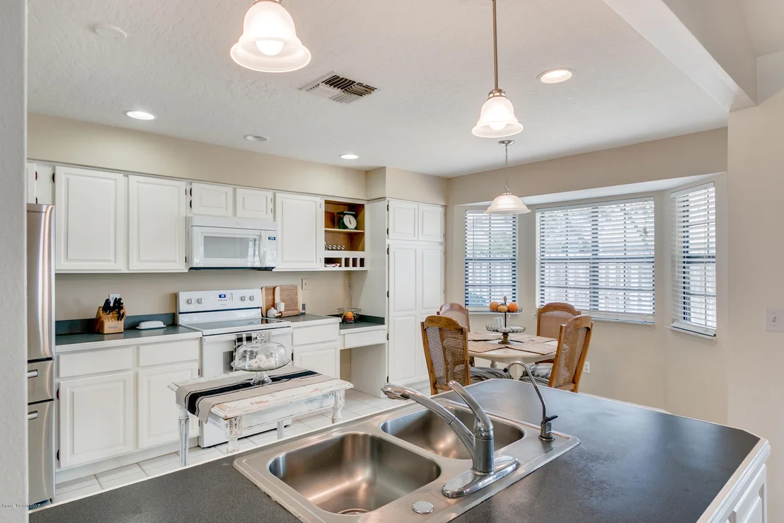 Photo of 902 Whisperpine Drive