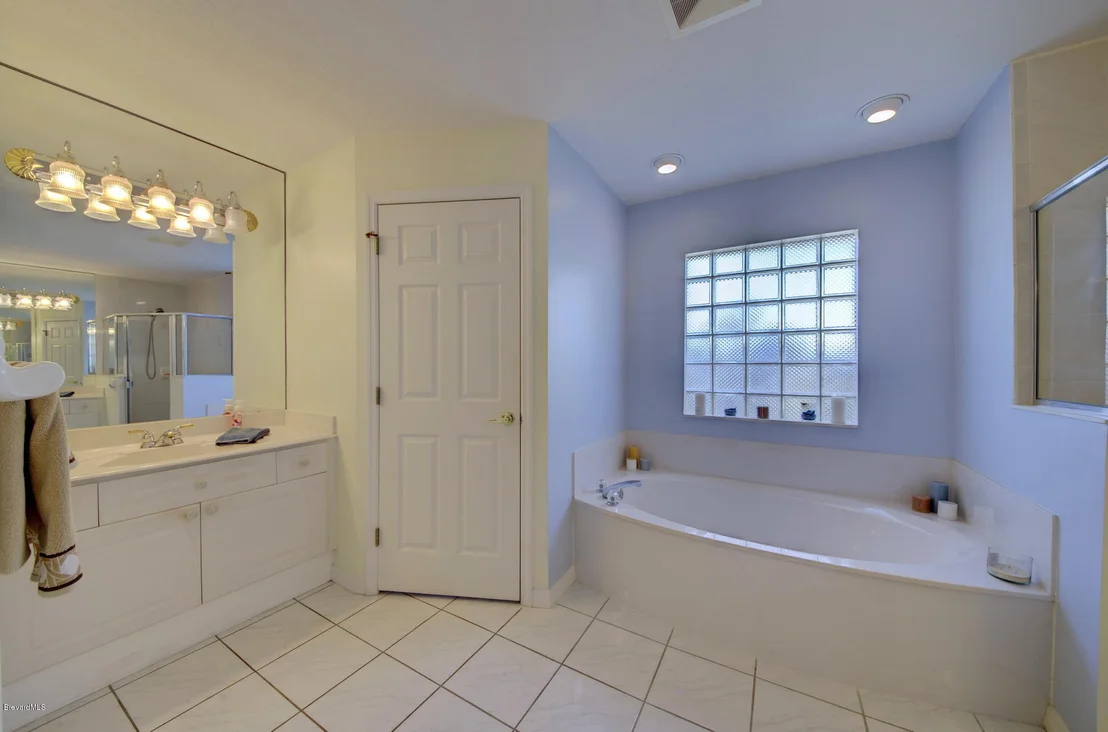 Photo of 313 Island Drive