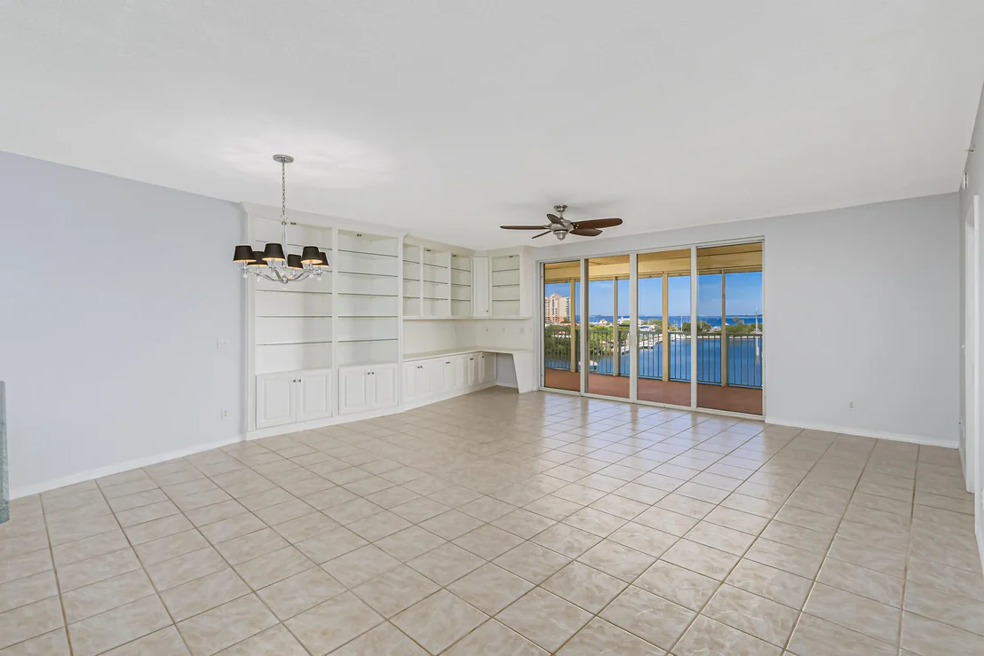 Photo of Unit 604 at 100 Riverside Drive
